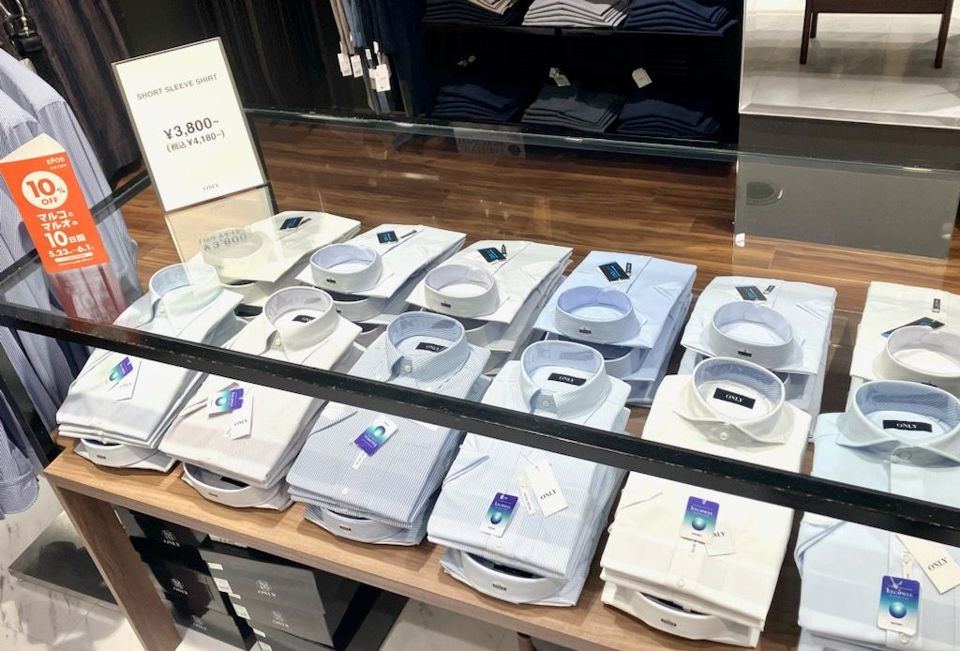 Dress shirt table